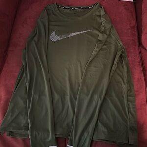 Dri-fit green nike long sleeve shirt